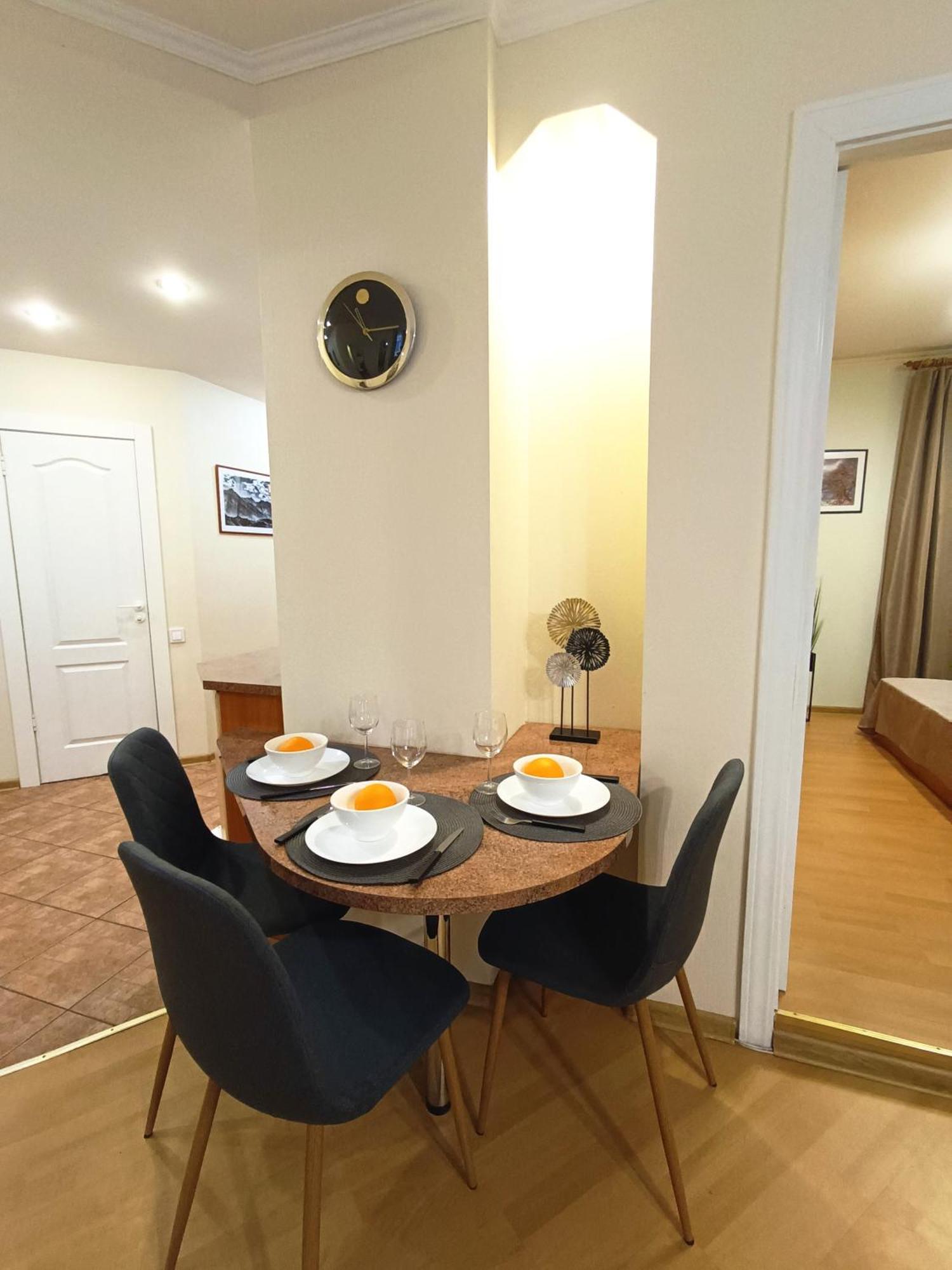Two Bedroom Apartment In Old Town, Up To 6 Guests Riga Exterior photo