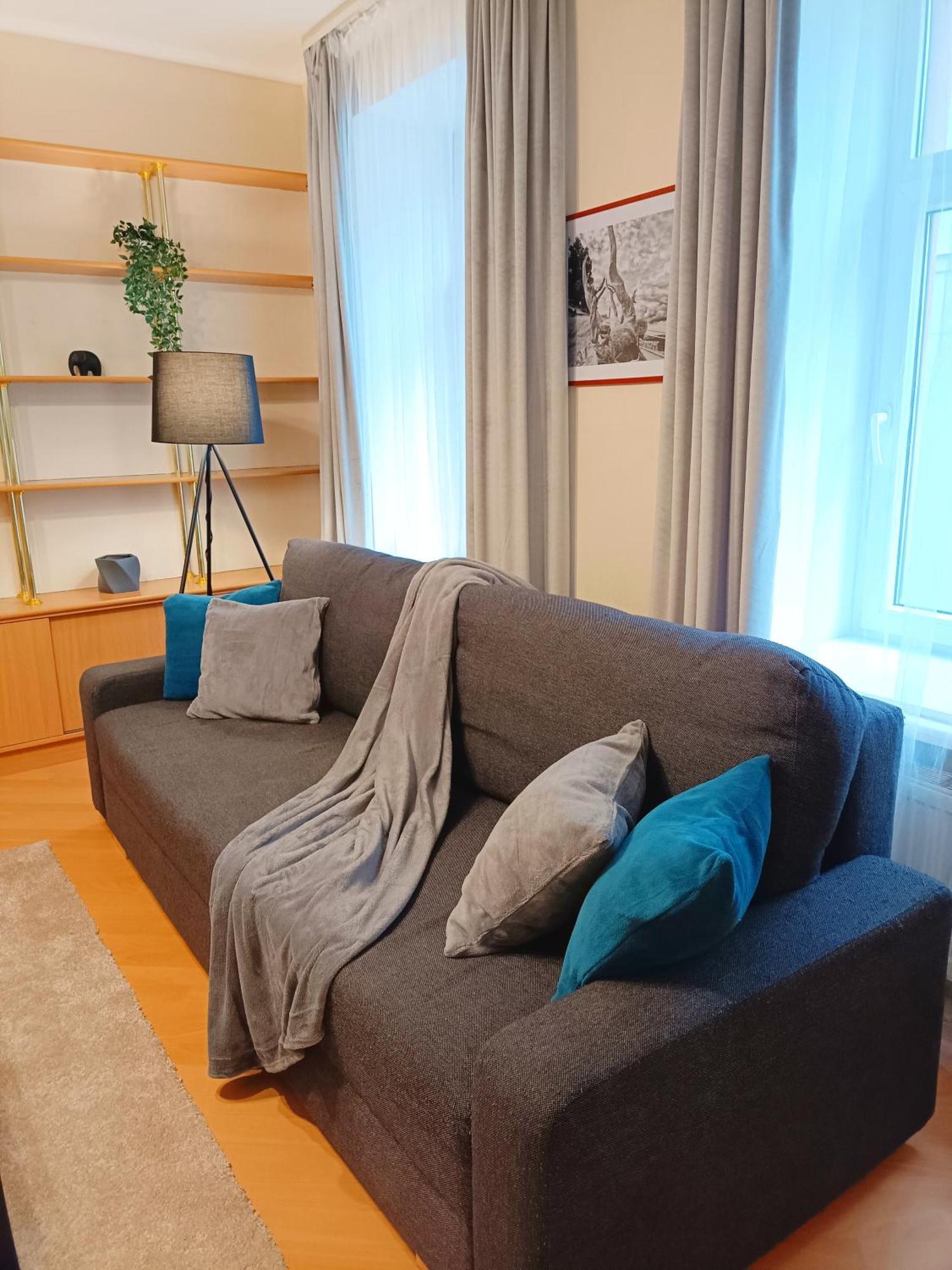 Two Bedroom Apartment In Old Town, Up To 6 Guests Riga Exterior photo